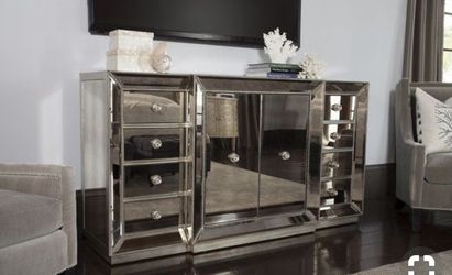 Omni Buffet / Credenza / Sideboard / Dresser