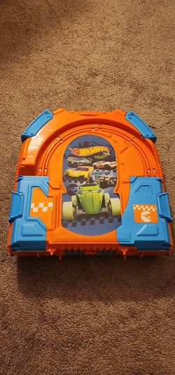 Hot Wheels Slot Car Race Track