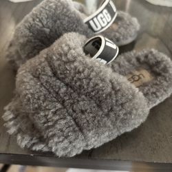 ugg  Slippers
