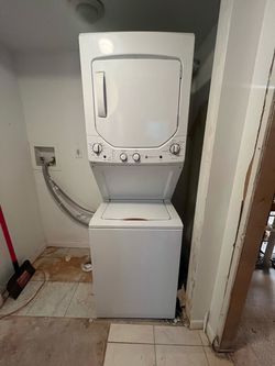 GE Stacked Washer Dryer Unit