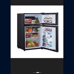 Mini Fridge Like New $100