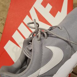 Nike Shoes Size 7 brand new never worn in the box