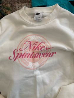 Nike women’s sweatshirt