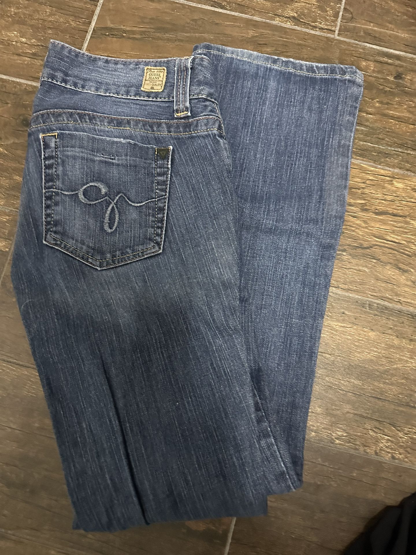 Women’s Guess jeans