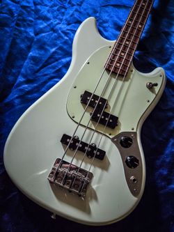 MUST GO Fender Mustang PJ Bass Made In Mexico Olympic White 2019 WITH GIG BAG