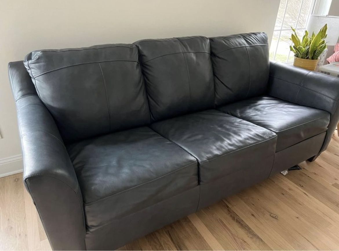 Leather Pullout Couch - Queen Size