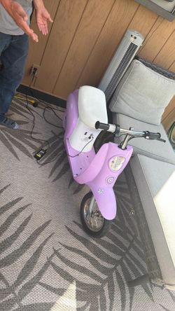 Electric seat scooter Razor