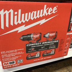 Milwaukee New Kit Drill And Impact Brushless Battery And Charger 