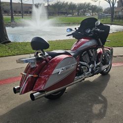 2012 VICTORY CROSS COUNTRY 10,800 MILES
