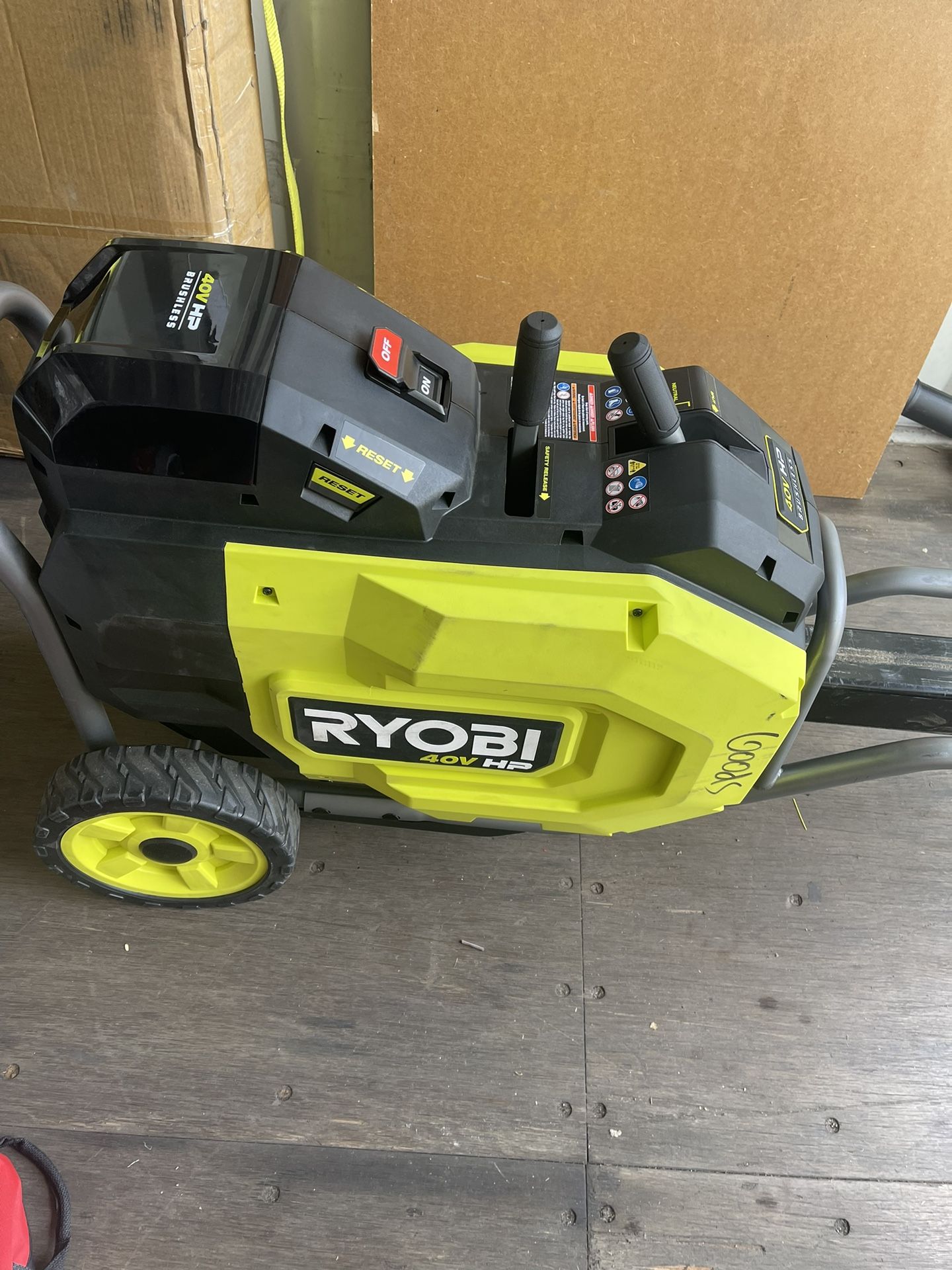 RYOBI 40V HP Brushless 12-Ton Kinetic Battery Electric Log Splitter Kit - 4.0Ah Battery and Charger Included