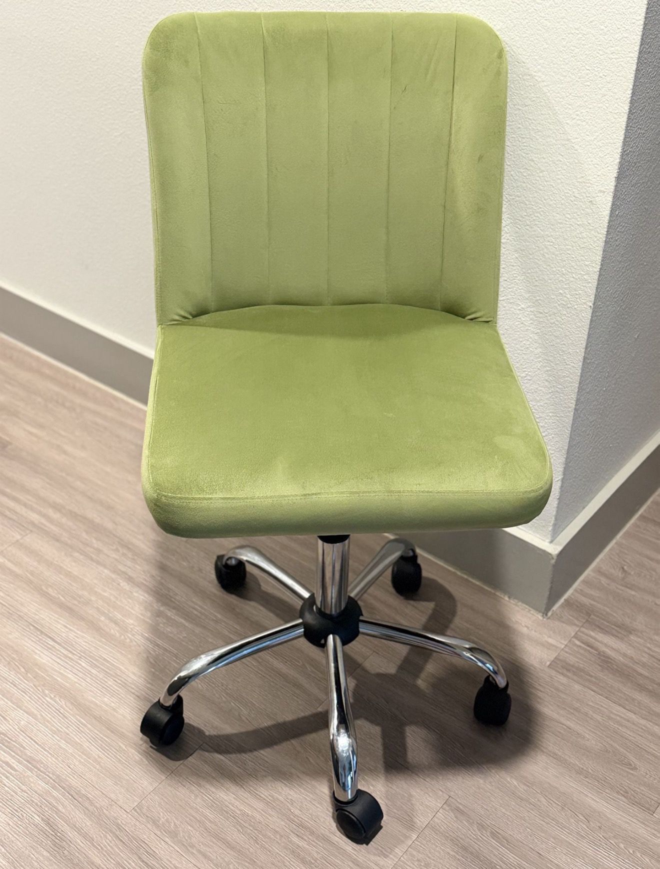 Green Velvet Rolling Chair - Vanity / Desk Chair