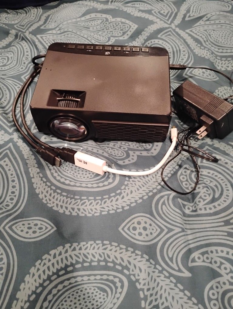 GPX 480p Projector