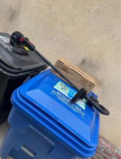New Trimmer , weed wacker powered by Milwaukee ( No Battery )