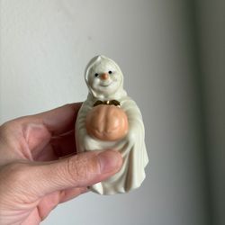 Lenox figure