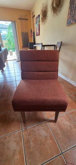 Accent chair