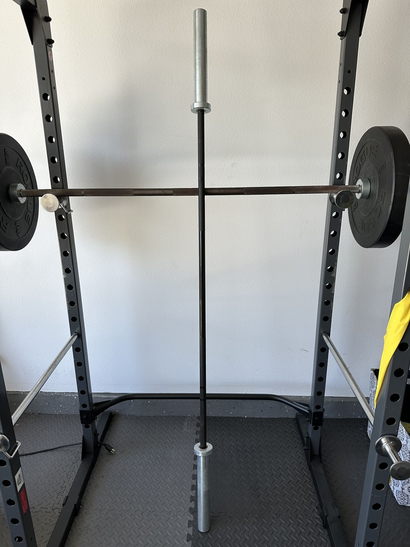Rogue Fitness 15kg Bella Barbell Weightlifting Bar