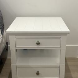 Arlington White End Table - Havertys