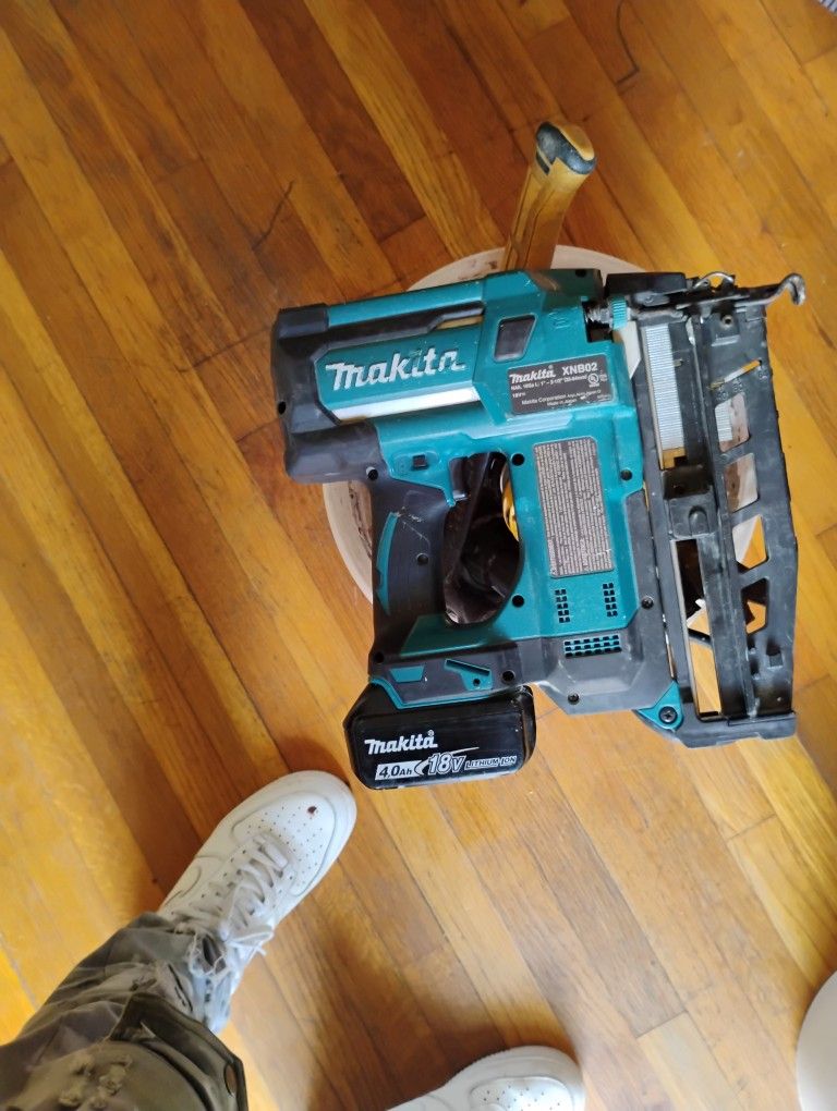 Milwaukee Nail Gun