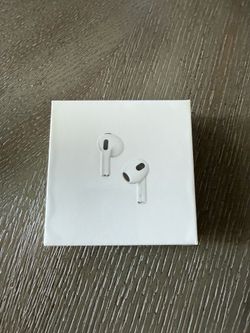 Apple AirPods (3rd Generation) with MagSafe Charging Case