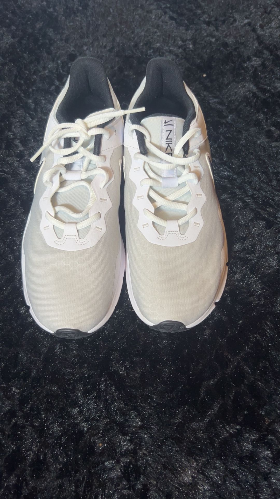 Nike Legend Essential 2 – Size 10.5 – Great Condition w/ Box