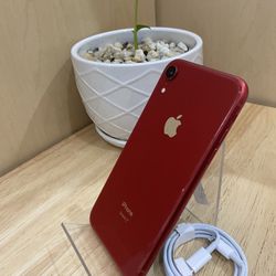 Valentines Day Special!!! iPhone XR Color Red 64 Gb Unlocked For Any Carrier/iPhone XR Rojo 64 Gb Liberado Para Cualquier Compañía 