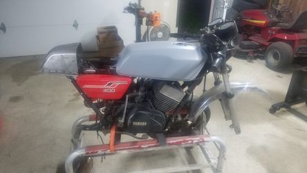 1976 RD400