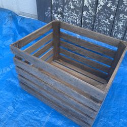Hand Made wood Crate.   Dimensions r in pictures 