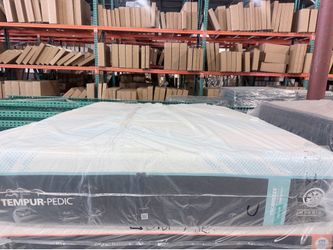 SALE 💥Queen mattress Tempurpedic ProBreeze medium hybrid 2.0 💥 financing available