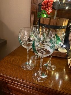 Christmas Winter Scene Wine Glasses Set of 4