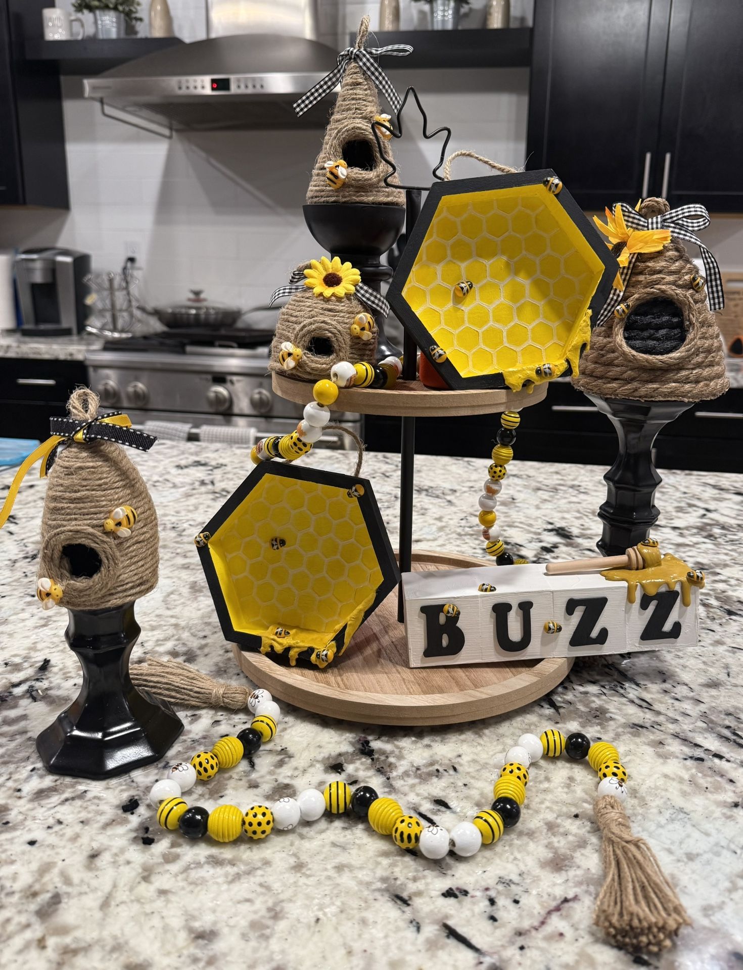 🐝✨ Handmade Bee-Themed Décor Set of 9 – Perfect for Spring & Summer! ✨🐝