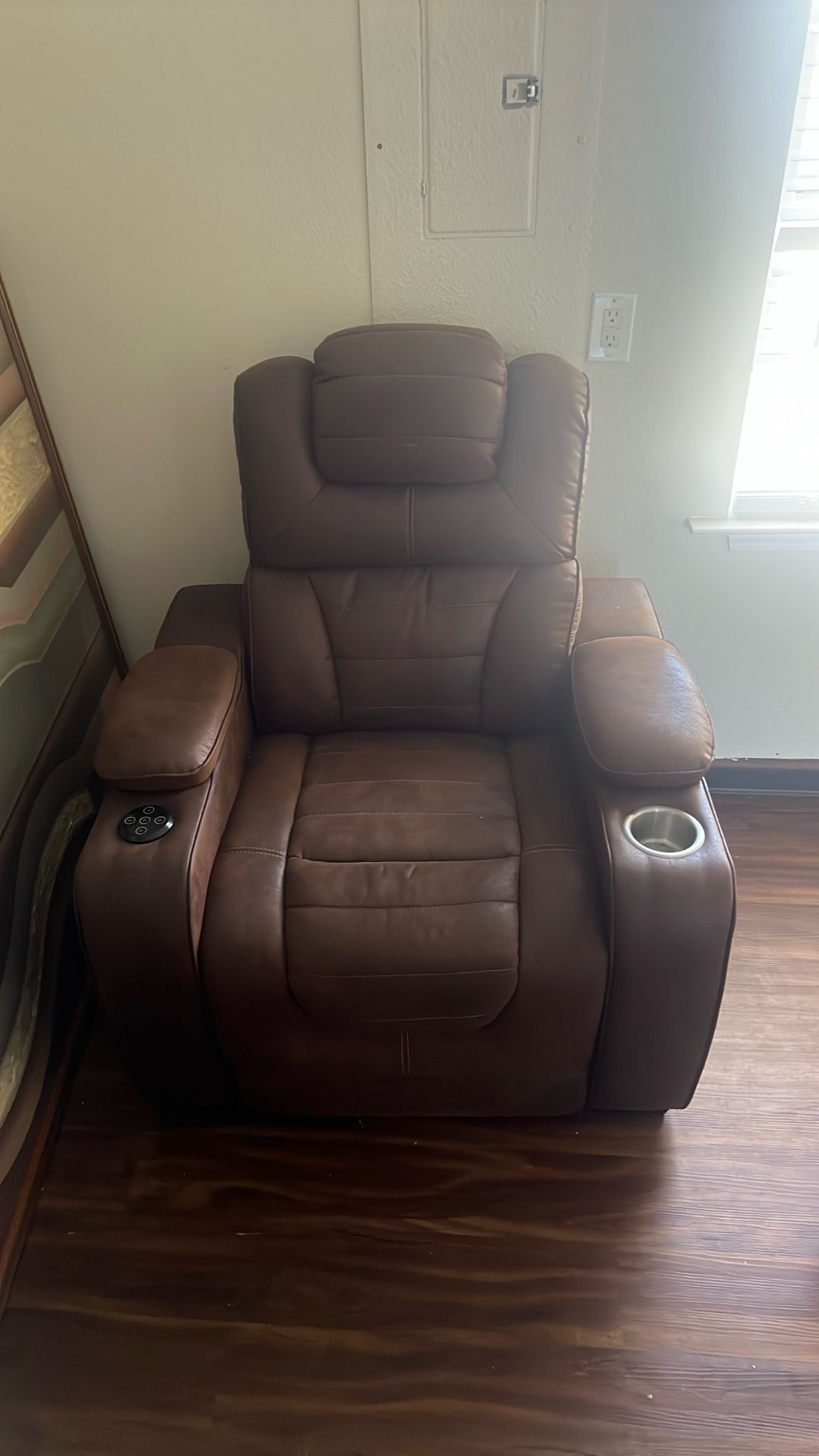 Bluetooth Recliner 