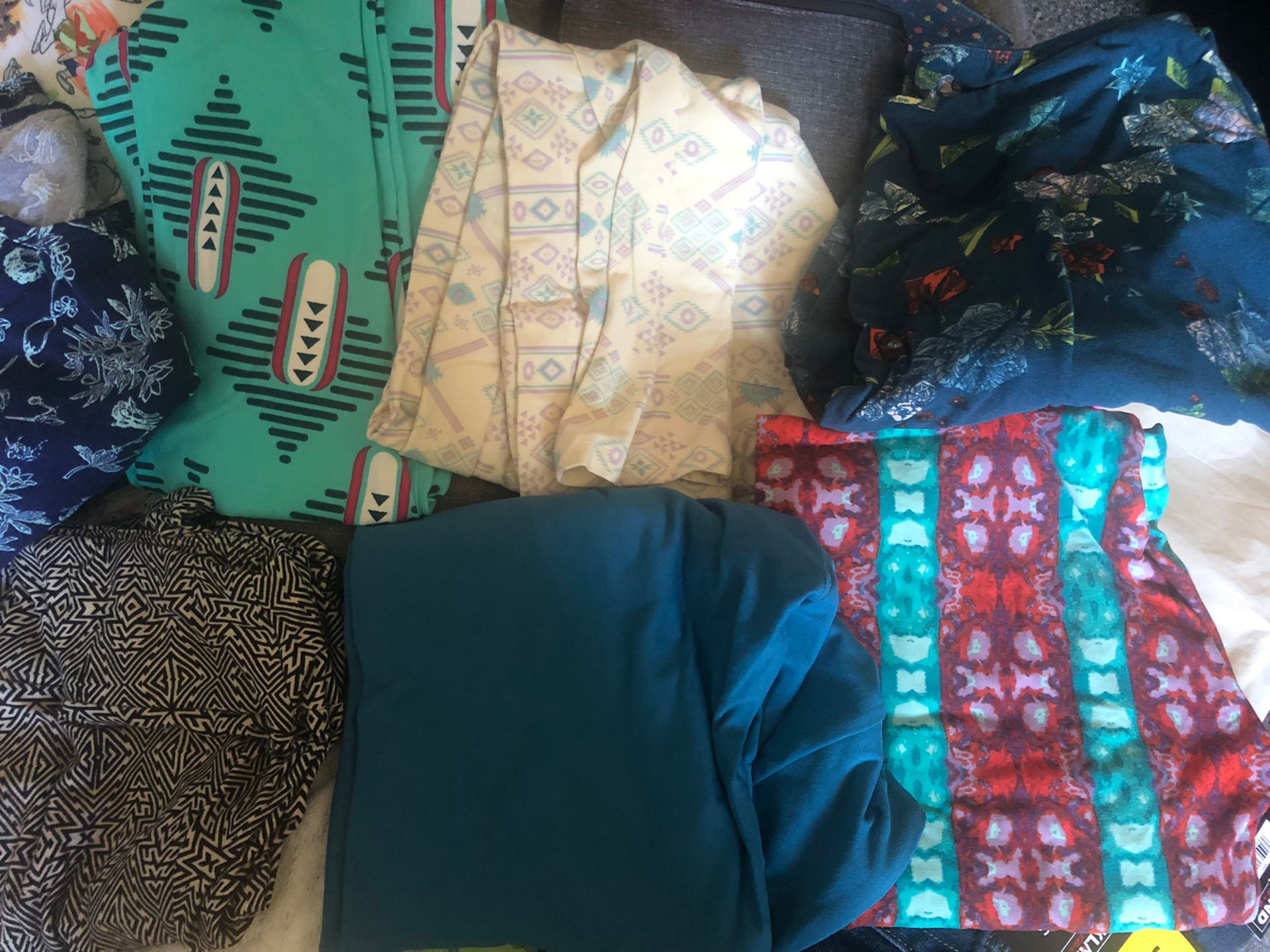 Lularoe Leggings And 1 M Top