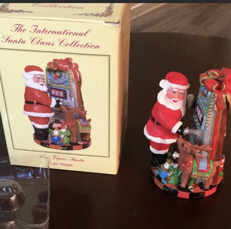 The International Santa Claus Collection Las Vegas. $74 Santa which is part of the international santa claus collection sc18 1994. it is in like n