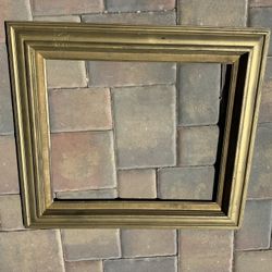 ANTIQUE PICTURE FRAME 