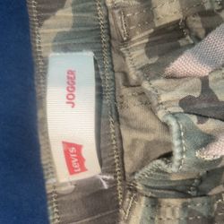Levi Camo Joggers