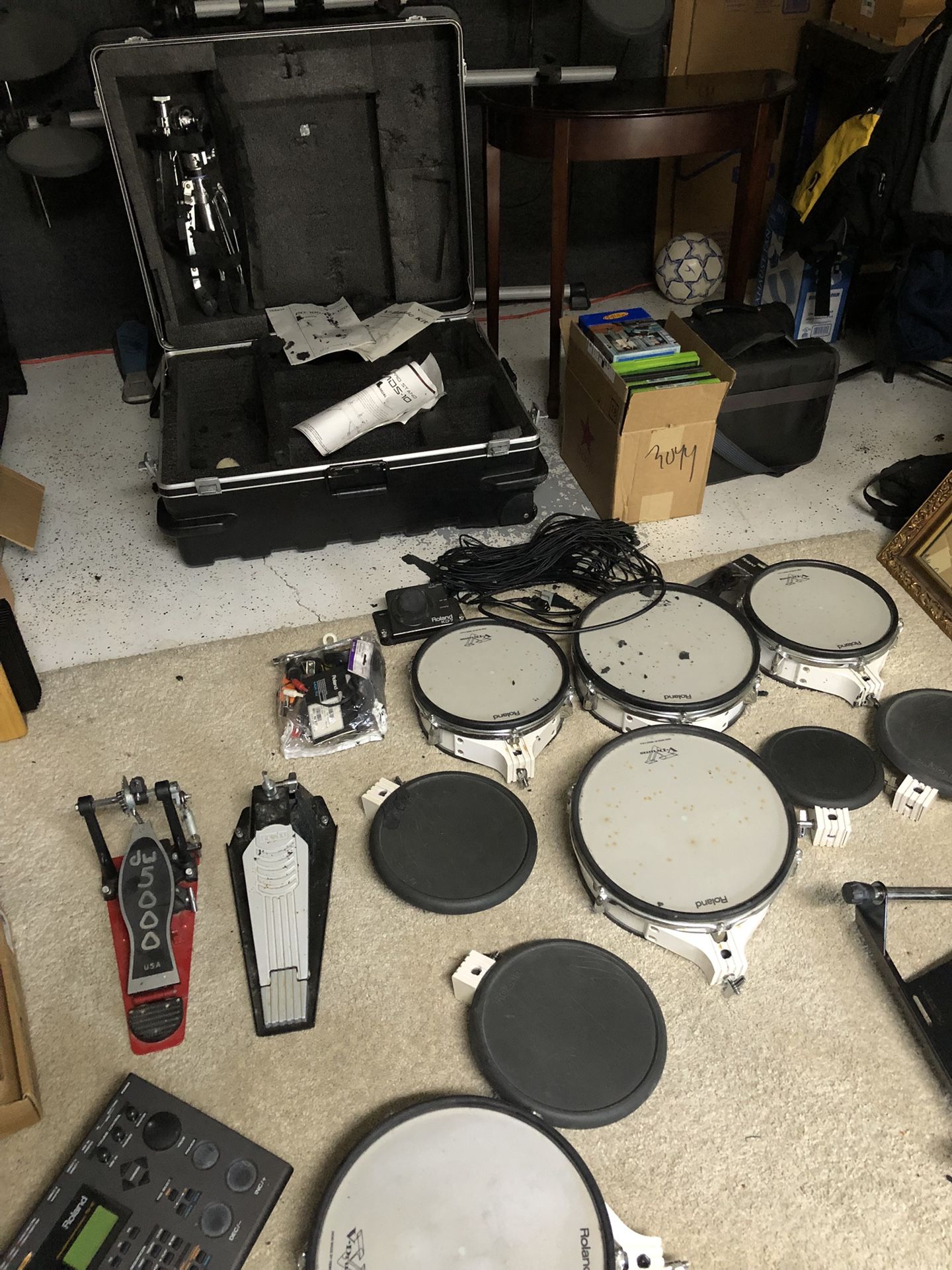 Roland V10 Pro Drum Set With CONCERT STAND