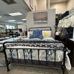 QUEEN BED FRAME MATTRESS & BOXSPRING