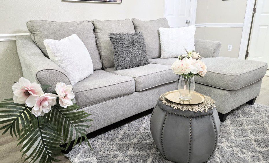 FREE DELIVERY MODERN LIGHT GREY ASHLEY FURNITURE SECTIONAL WITH OTTOMAN 