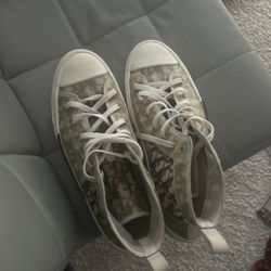 DIOR B23! WHITE! MID CONDITION! SIZE 43! 200