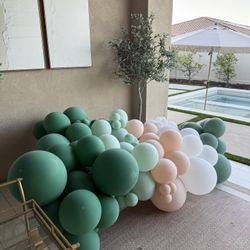 Free Balloons Pick Up Today Only