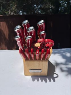 Farberware 14-Piece Knife Set with Wood Block – Red Handles