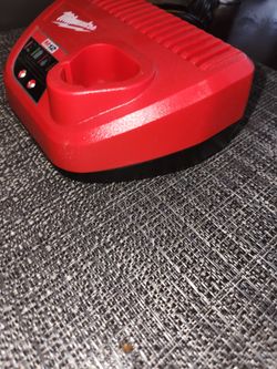 Milwaukee M12 Charger