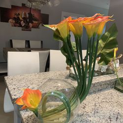 Home Decor. Artificial Flower Cali, Horses, Table. Arreglos Florales,  Caballos, Mesa for Sale in Miami, FL - OfferUp