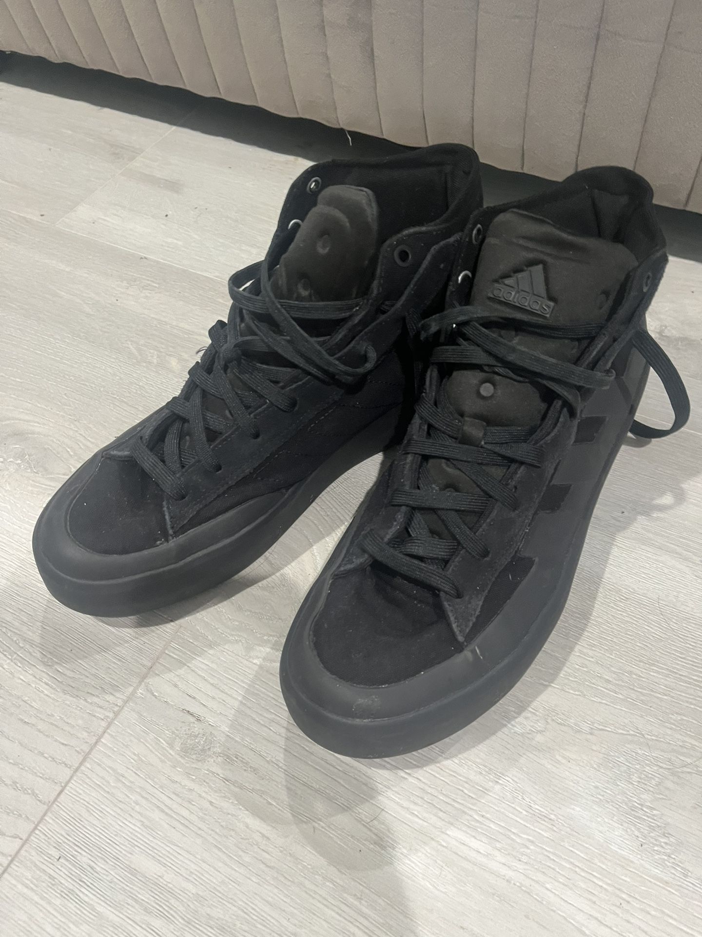 Men’s Black High Top, Adidas Sneakers 11 1/2