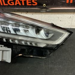 NISSAN MAXIMA 2019-2024 RH HEADLIGHT OEM