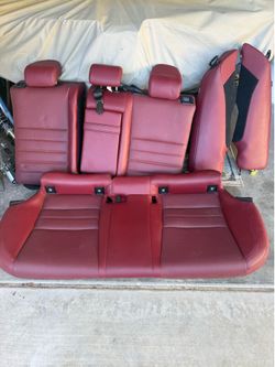 2016 Lexus IS 200T Backseats and side panels