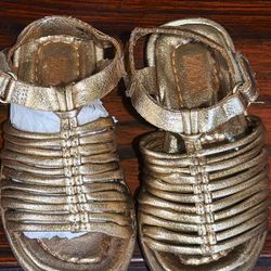 Zara Girls Gold Sandals marked Size 23/US 7