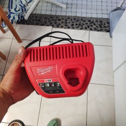 M12 Charger