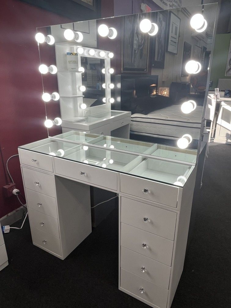 White Vanity w/Lights and Drawers🔸 👍90 days FREE FINANCING ❗NO CREDIT CHECK❗ 