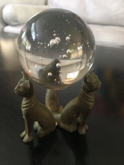3 cats paper weight